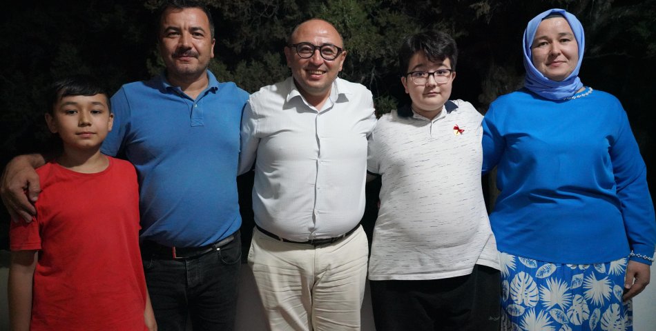 Başkan Mustafa Kara LGS Türkiye Birincisi’ni Ziyaret Etti