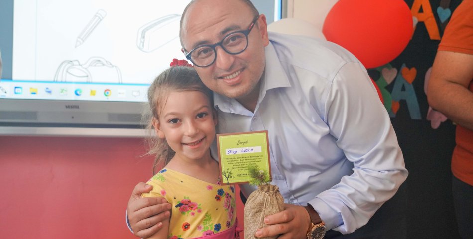 Bir Öğrenci, Bir Fidan