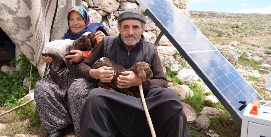 2000 Rakımda Yaşayan Yörüklere Güneş Paneli Desteği