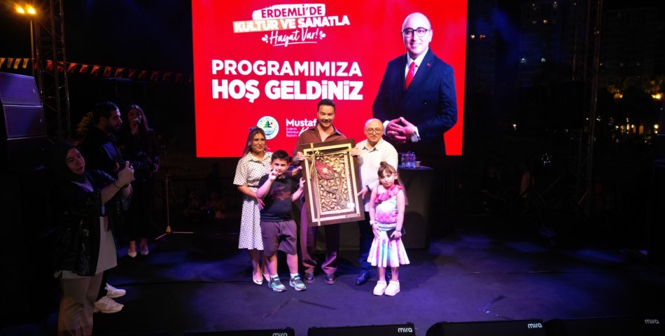 Erdemli’de kültür sanat rüzgarı; Sinan Akçıl’dan unutulmaz konser
